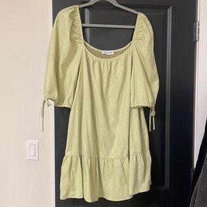 Puff sleeve shift dress